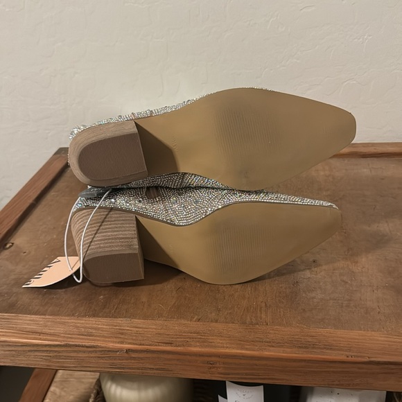 Arula Sparkle Cowgirl Boots - Picture 2 of 4